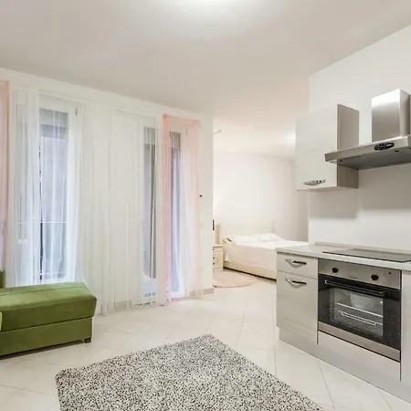 Freud 8, By Short Holidays Apartamento